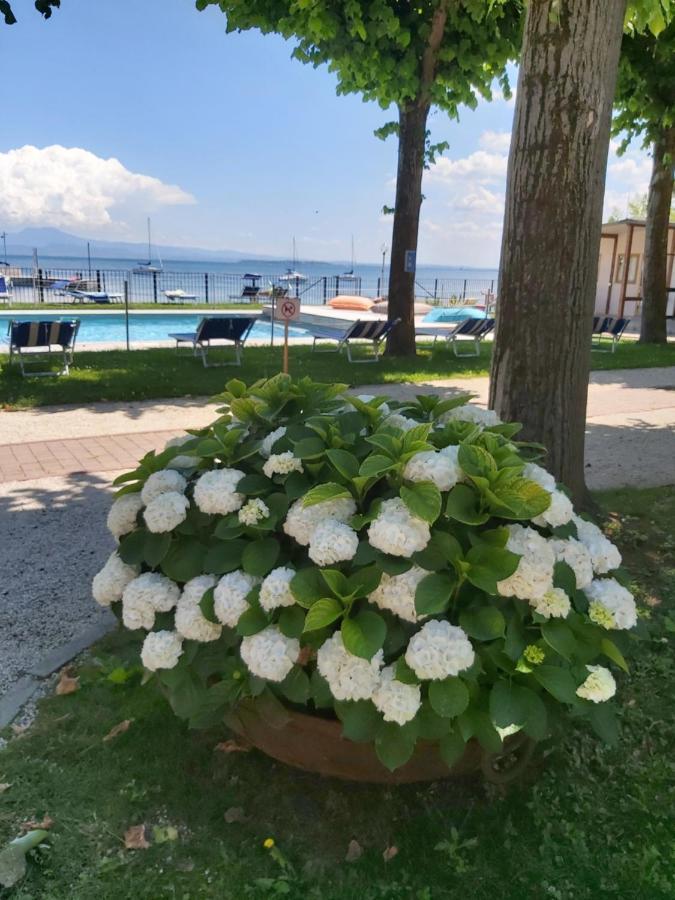 Villaggio Turistico Dei Tigli Padenghe sul Garda Exterior photo