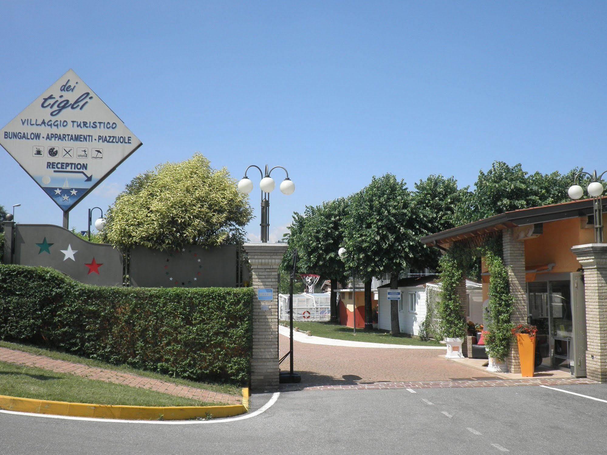 Villaggio Turistico Dei Tigli Padenghe sul Garda Exterior photo